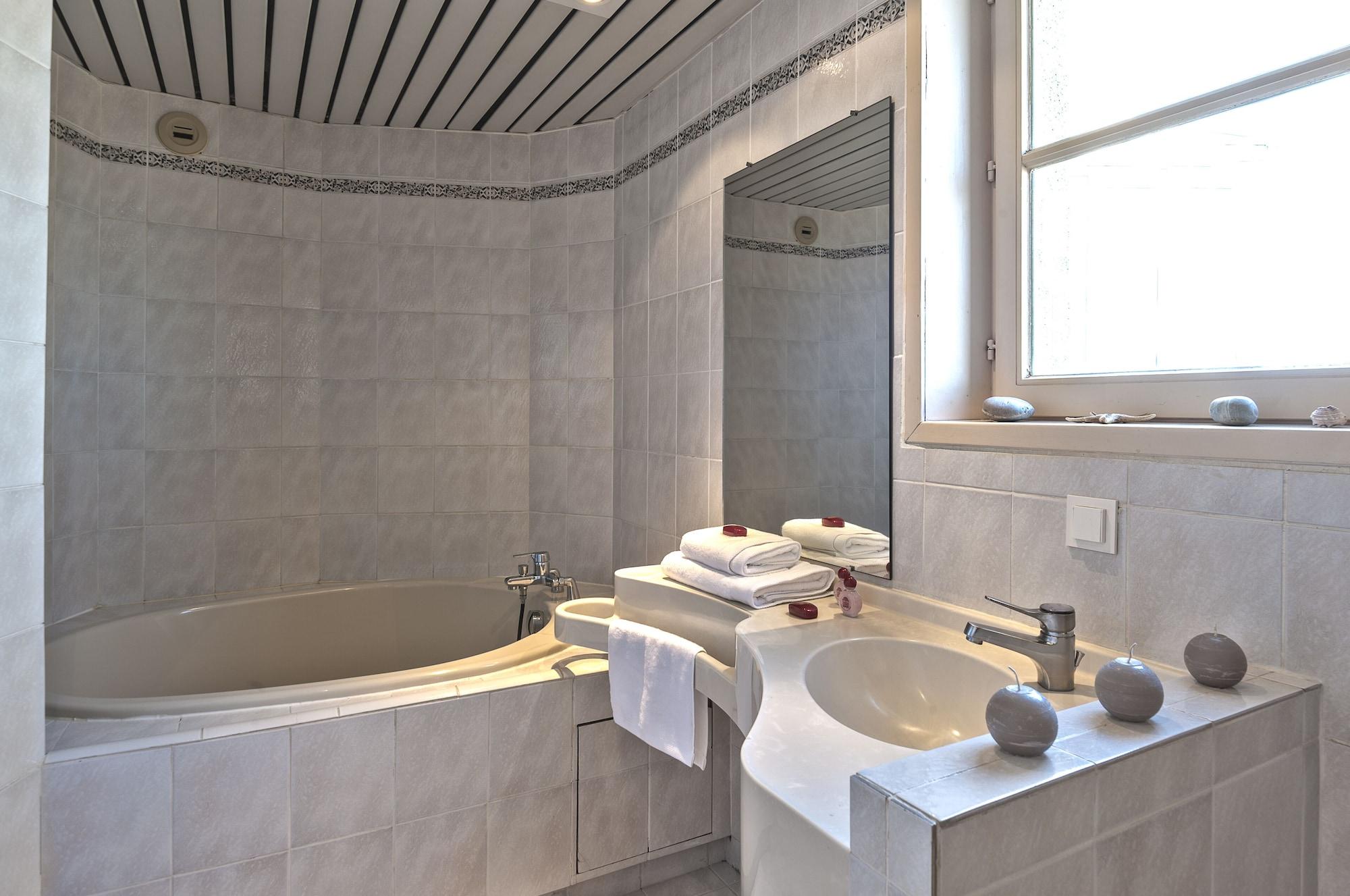 Hotel De La Cite 3*