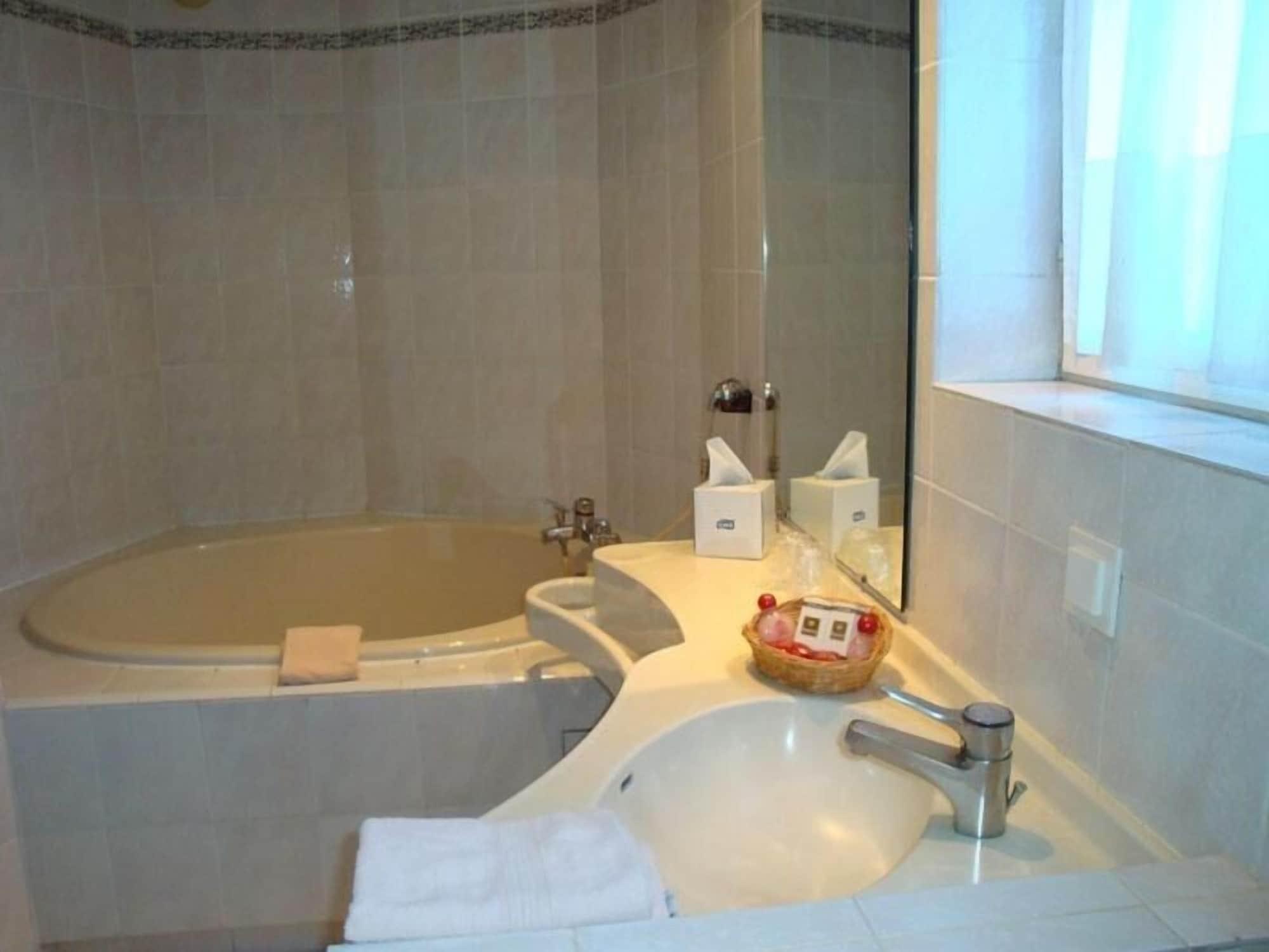De La Cité Hotel